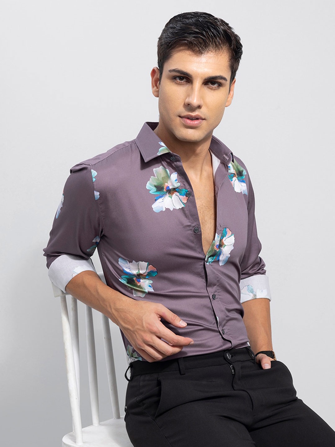 

Snitch Men Purple & White Floral Printed Slim Fit Cotton Casual Shirt