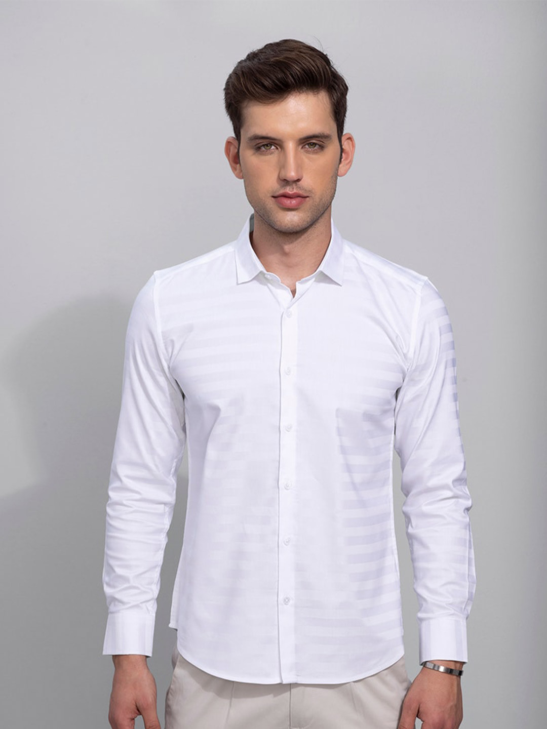 

Snitch Men White Horizontal Stripes Slim Fit Cotton Casual Shirt