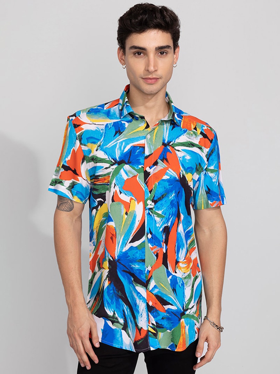 

Snitch Men Blue & Orange Abstract Printed Slim Fit Cotton Casual Shirt