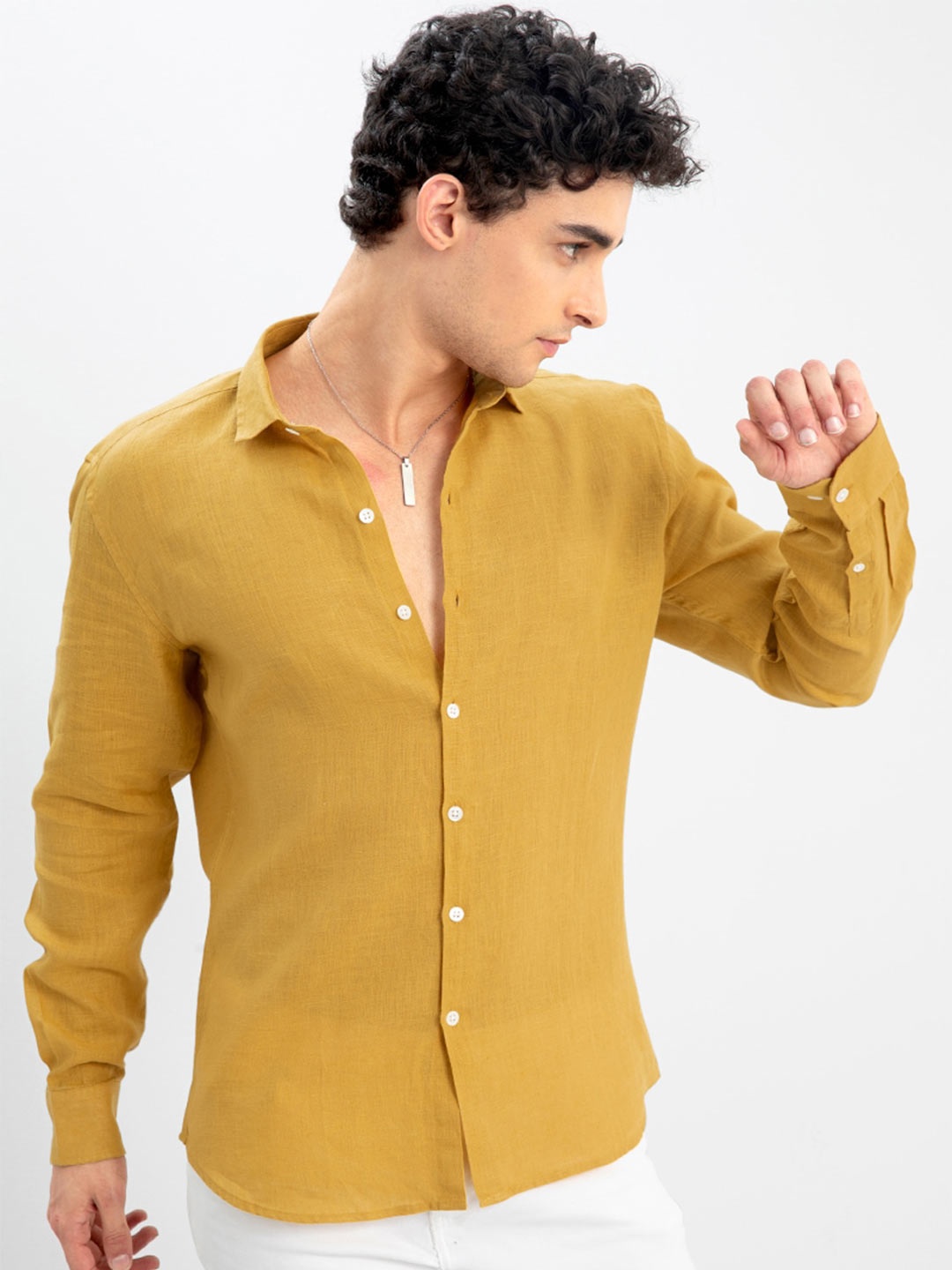 

Snitch Men Mustard Slim Fit Linen Casual Shirt
