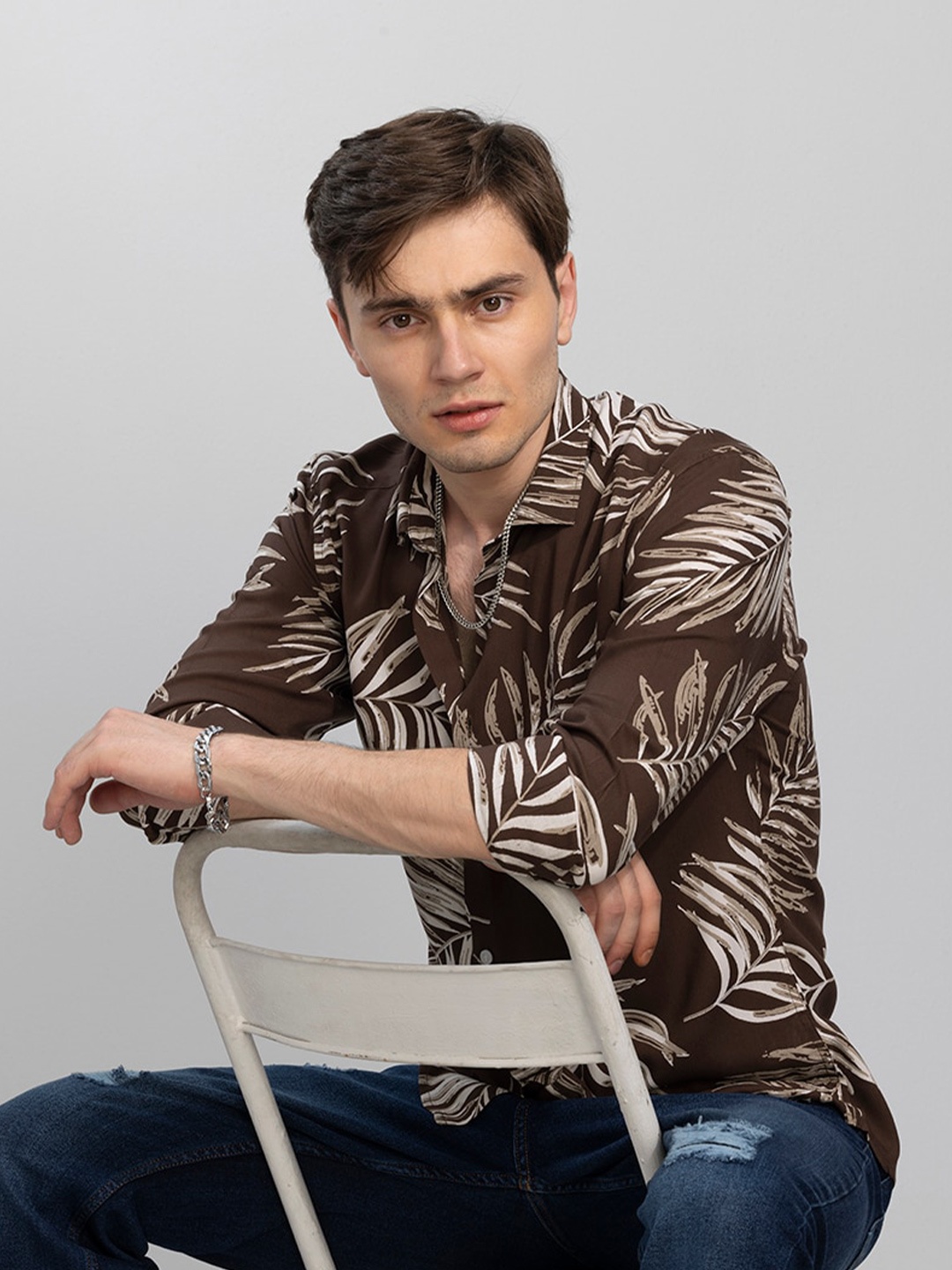 

Snitch Men Brown & Beige Floral Printed Slim Fit Casual Shirt