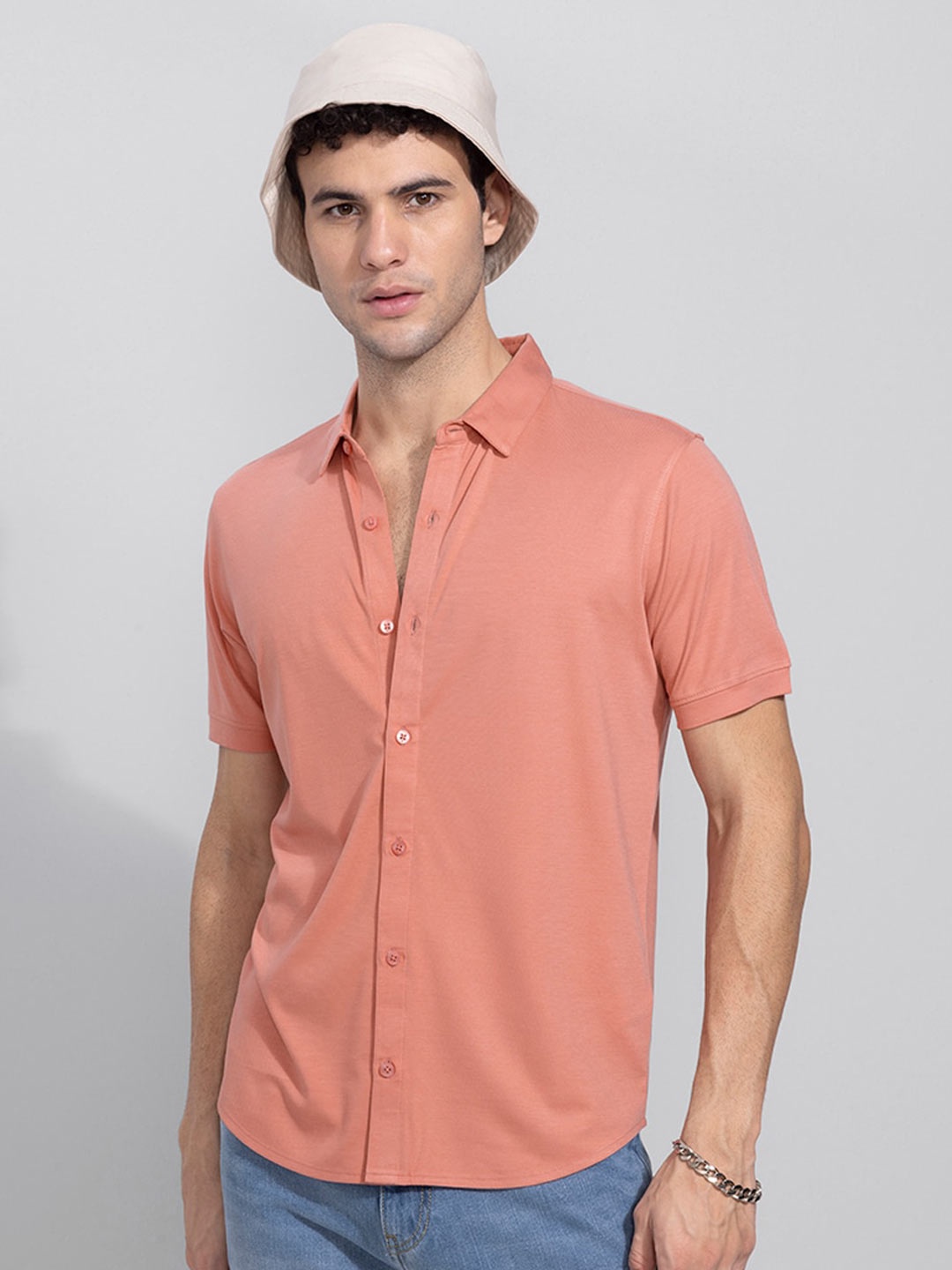 

Snitch Men Peach-Coloured Slim Fit Cotton Casual Shirt