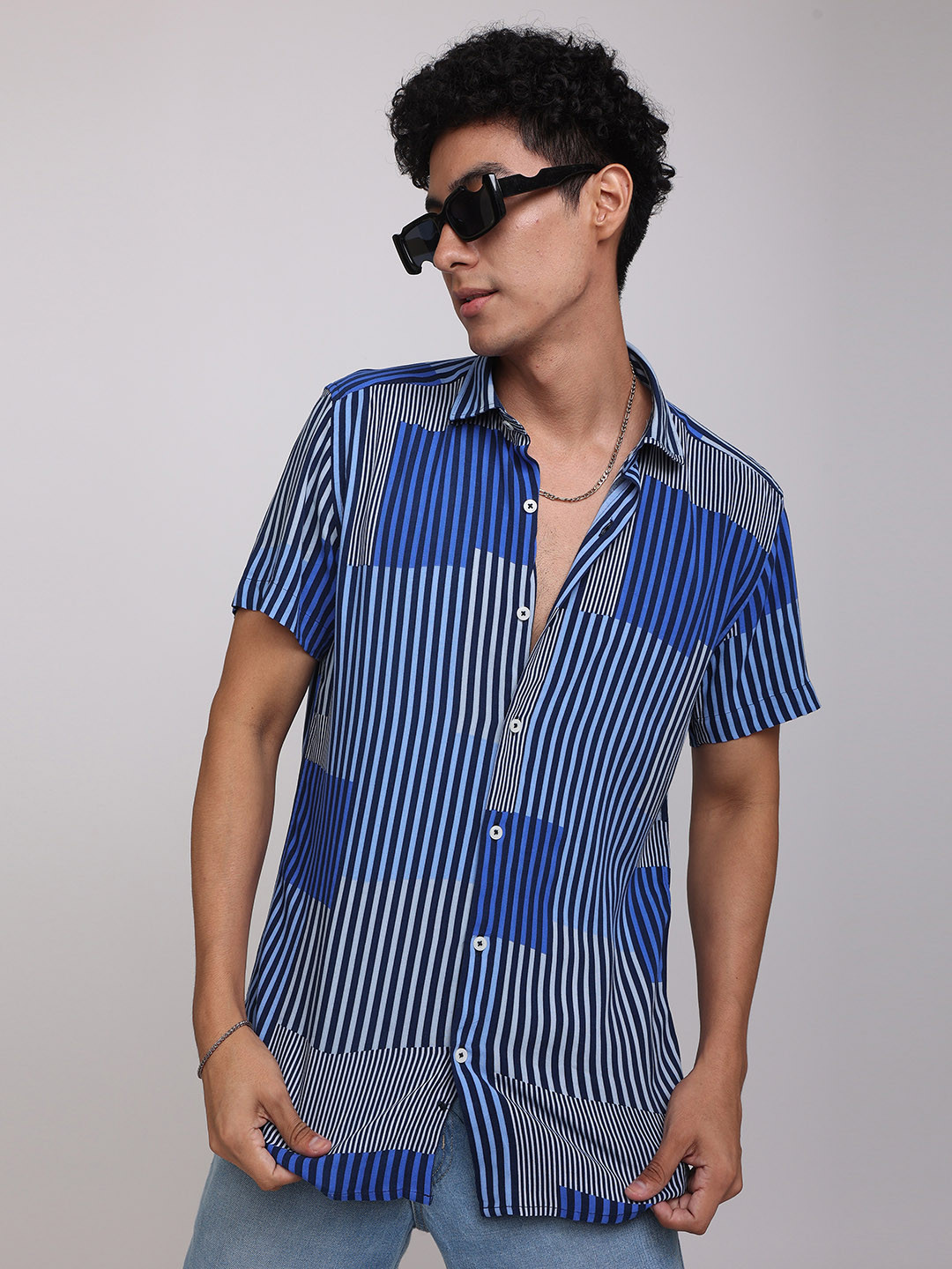 

Snitch Men Blue & Navy Blue Striped Slim Fit Casual Shirt