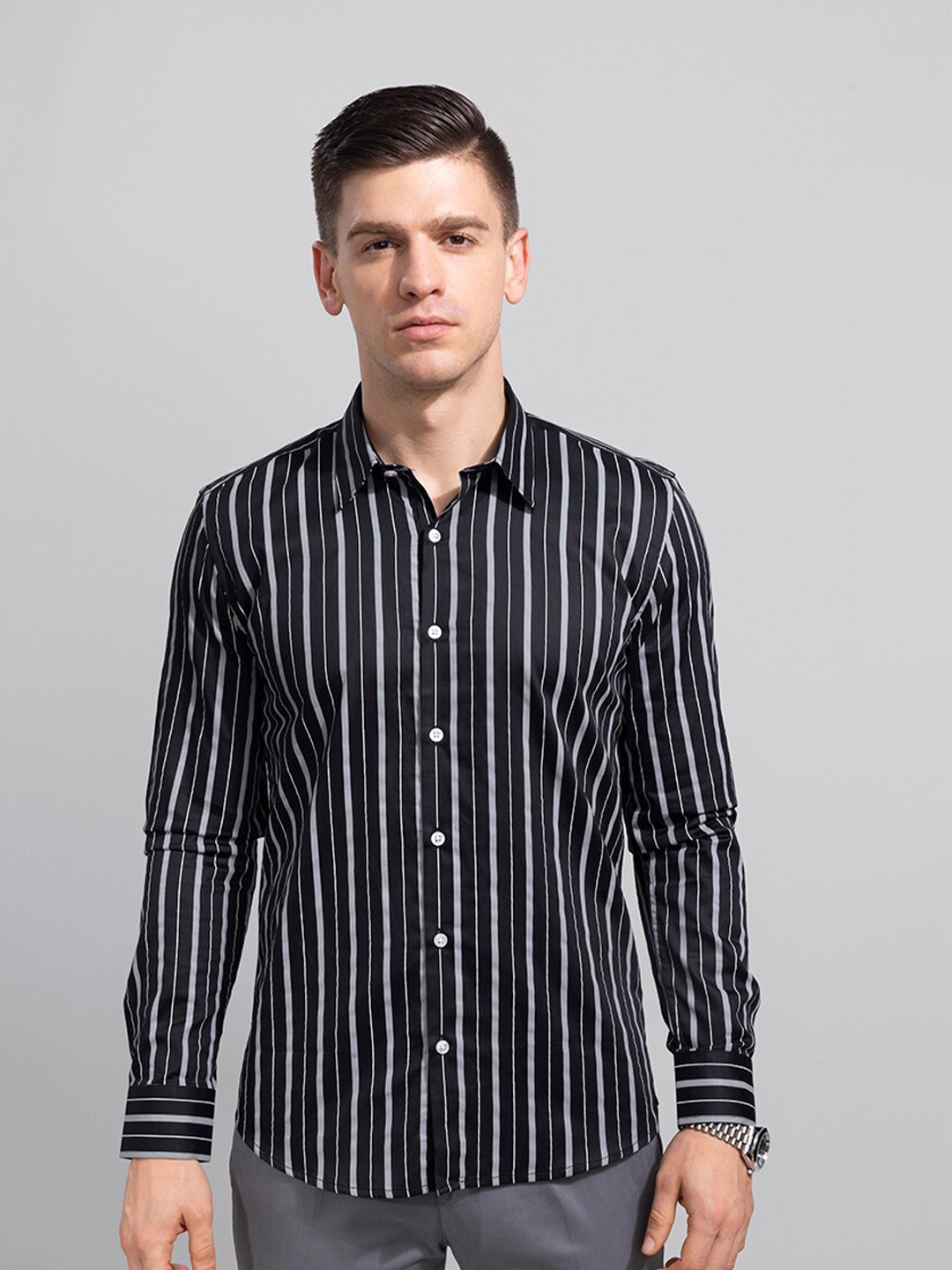 

Snitch Men Black Slim Fit Striped Casual Cotton Shirt