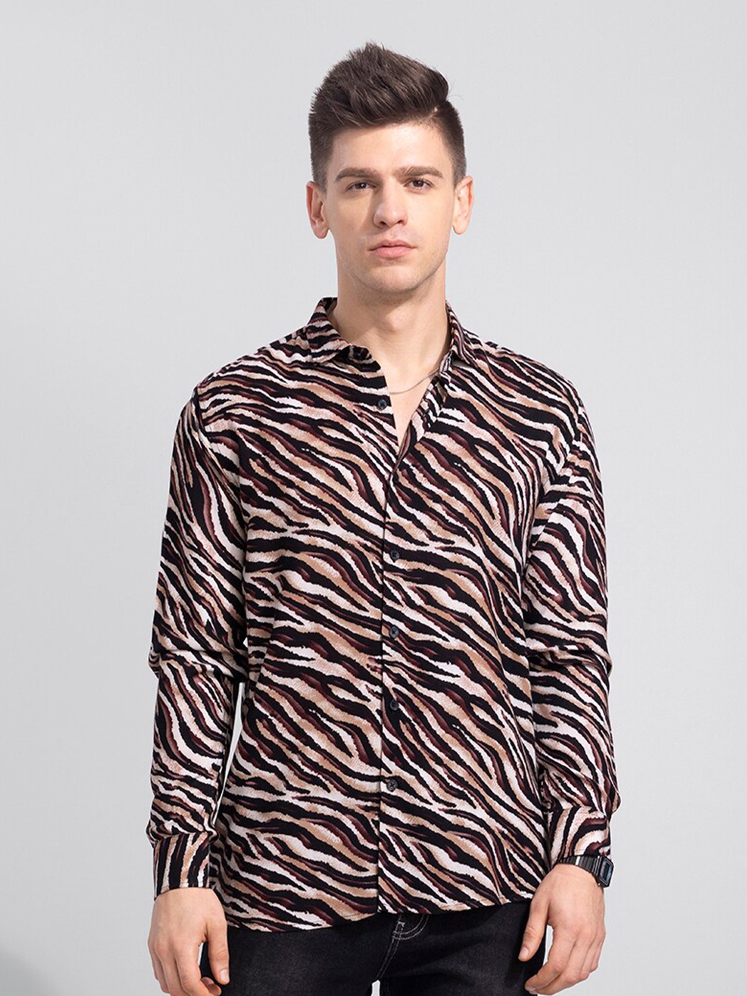 

Snitch Men Brown Slim Fit Animal Printed Casual Cotton Shirt