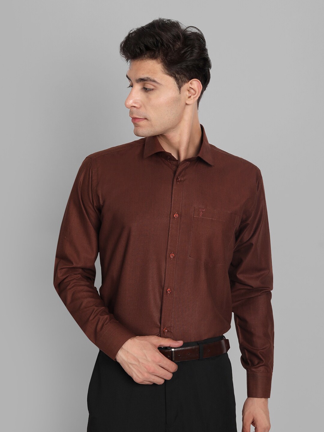 

Pakiza Men Maroon Slim Fit Formal Shirt