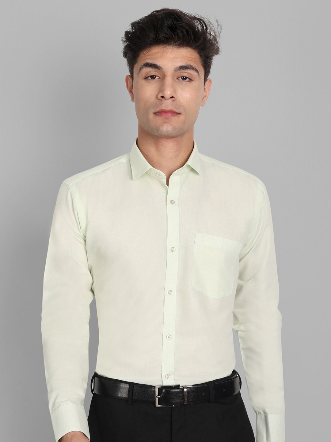 

Pakiza Men Green Slim Fit Formal Shirt