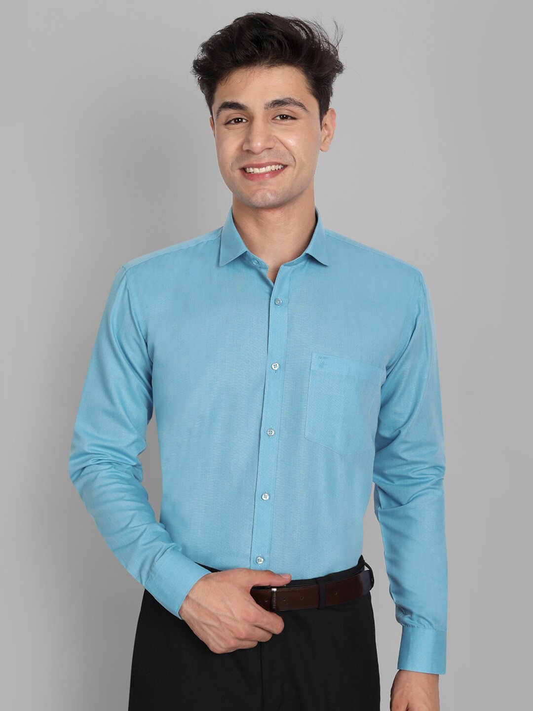 

Pakiza Men Blue Slim Fit Formal Shirt
