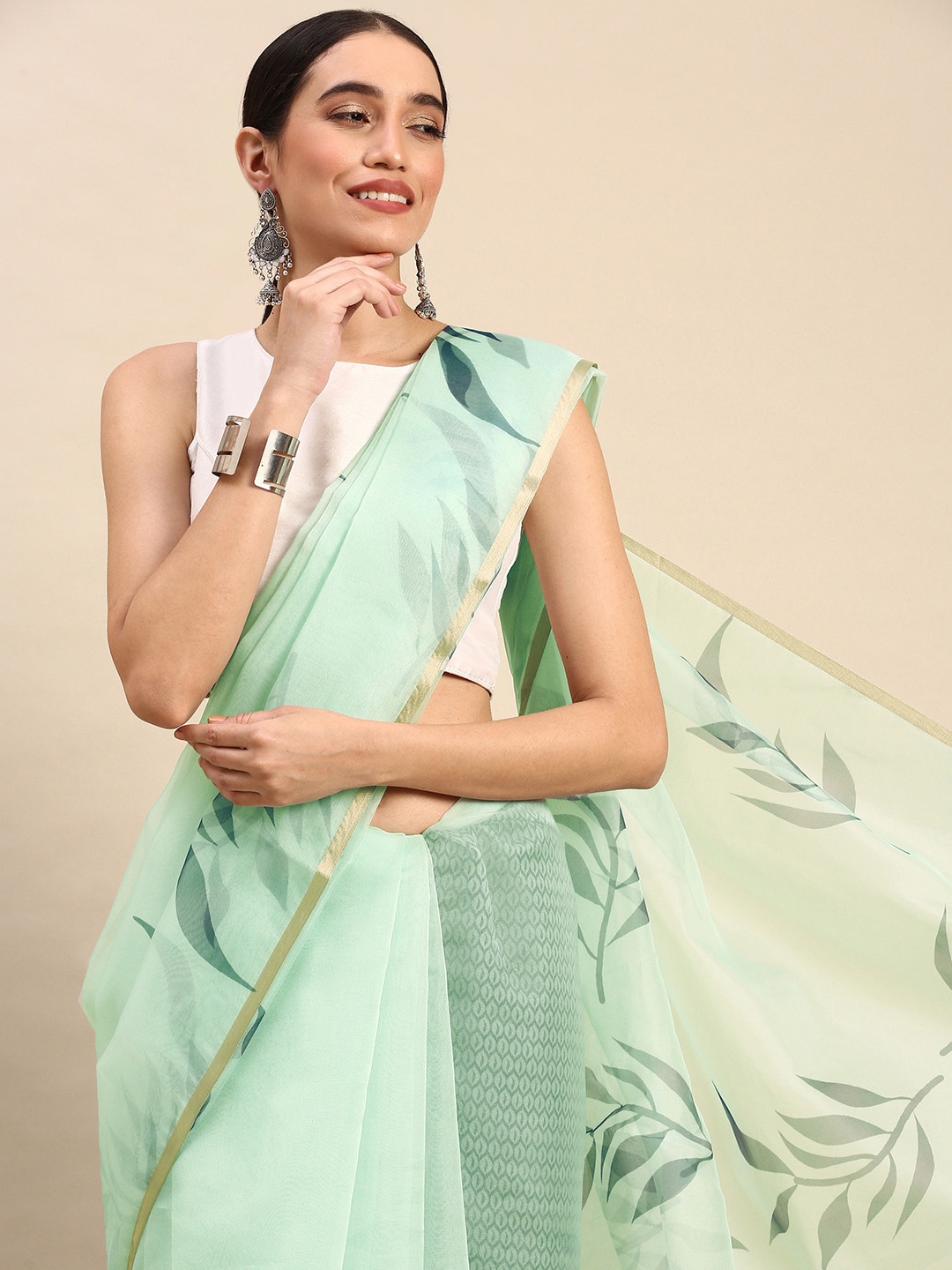 

SANGAM PRINTS Floral Print Organza Saree, Sea green