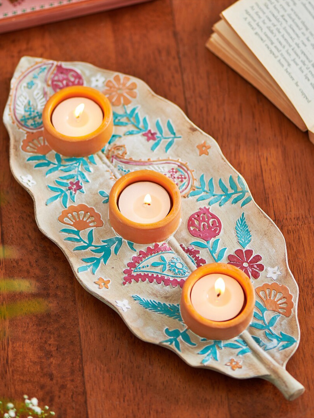 

Chumbak Cream Colored & Blue Vintage Kutch Leaf Tea Light Holder