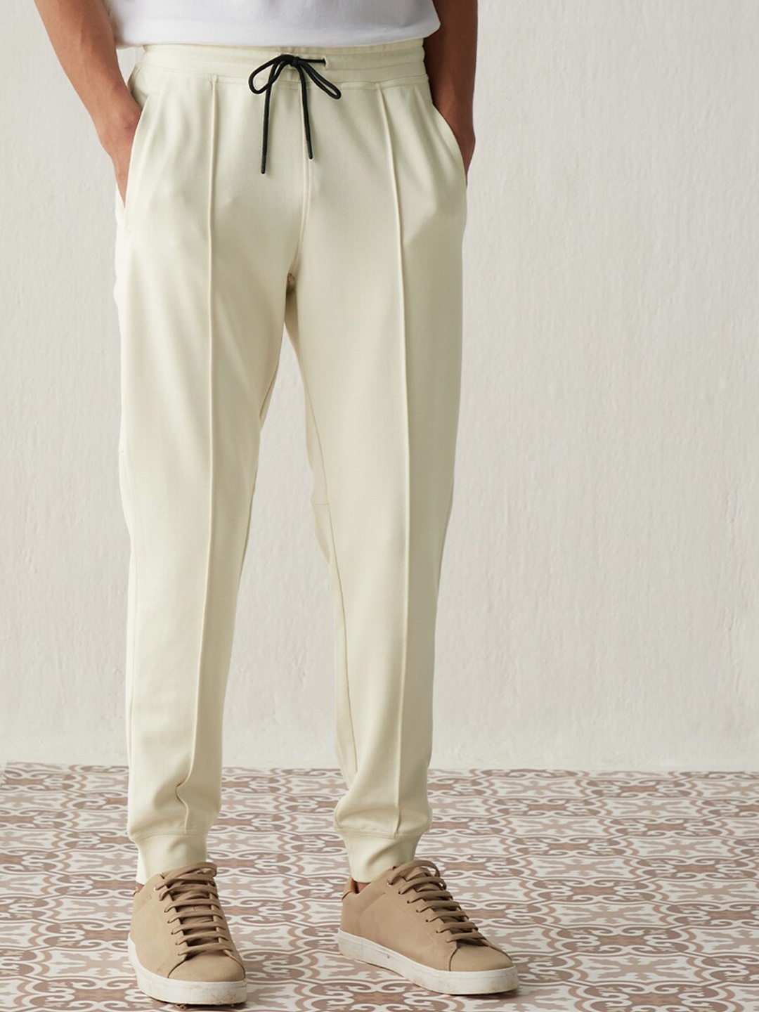 

Andamen Men Off White Relaxed Fit Cotton Joggers