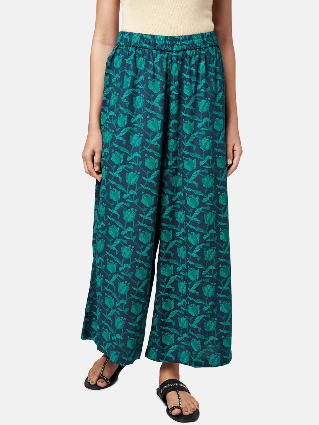 

RANGMANCH BY PANTALOONS Women Navy Blue & Green Floral Printed Palazzos