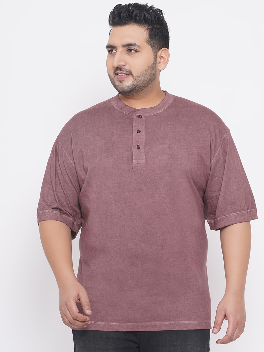 

Santonio Men Maroon Cotton Henley Neck T-shirt