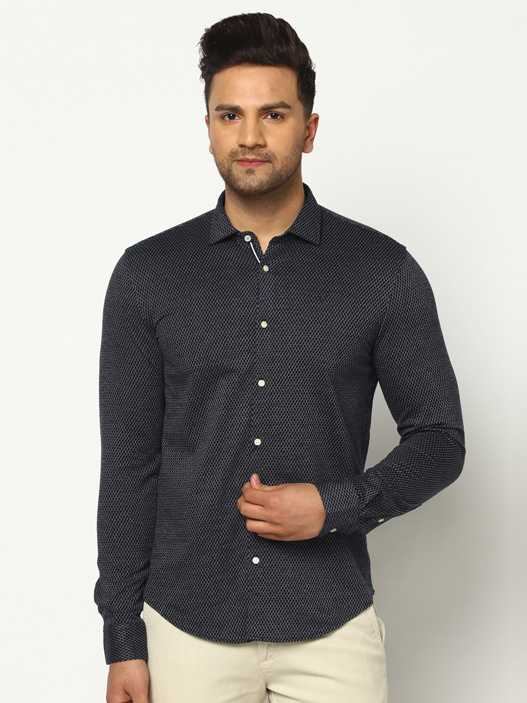 

Blackberrys Men Skinny Fit Cotton Casual Shirt, Navy blue