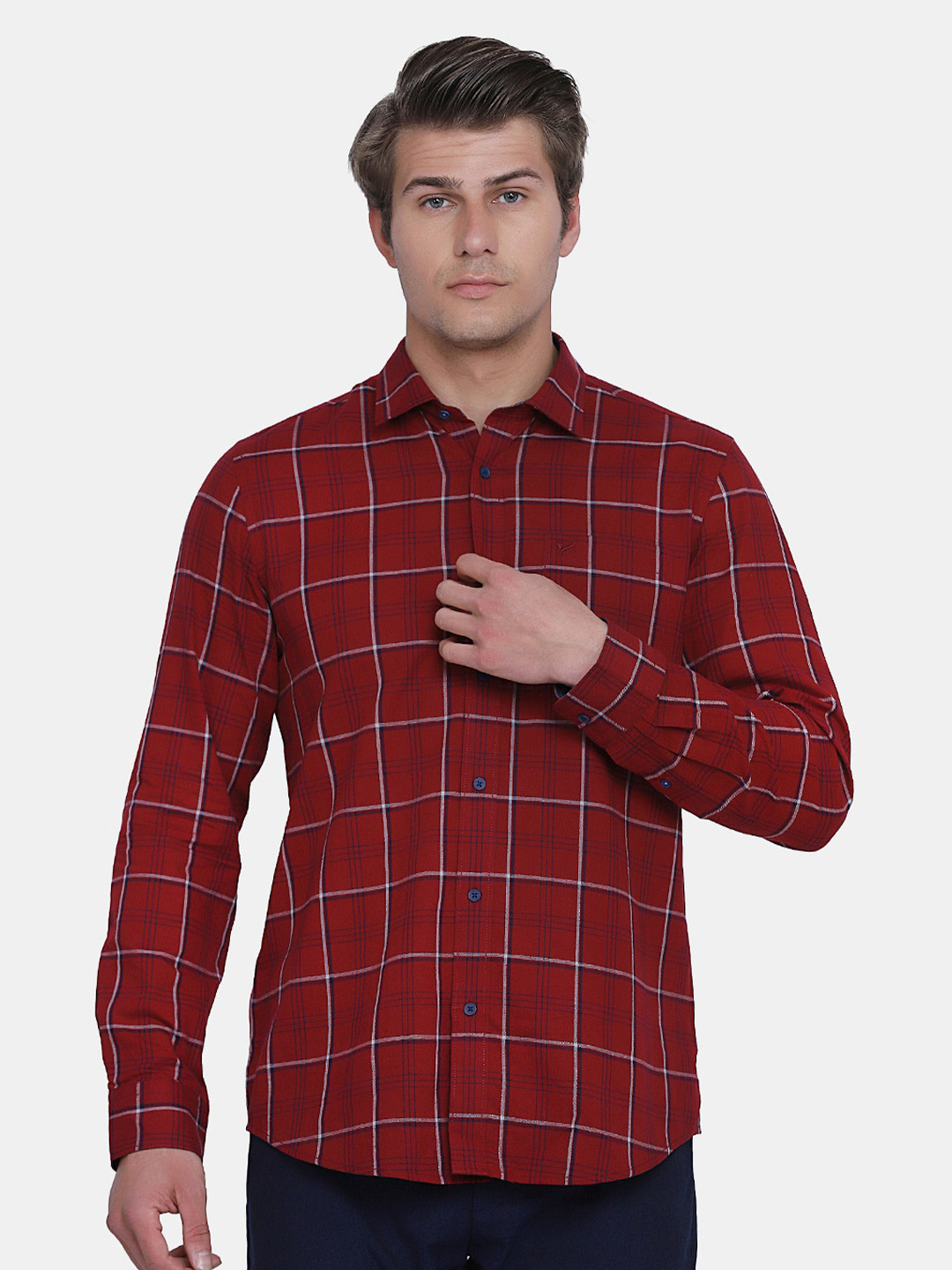 

Blackberrys Men Red Slim Fit Windowpane Checks Cotton Casual Shirt