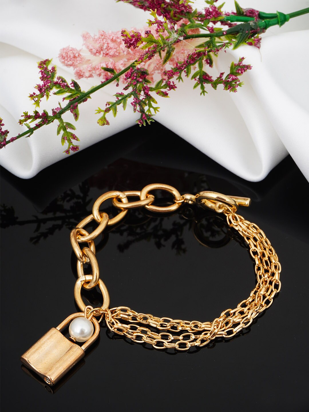 

Ferosh Gold-Plated Layered Curb Lock Anklet