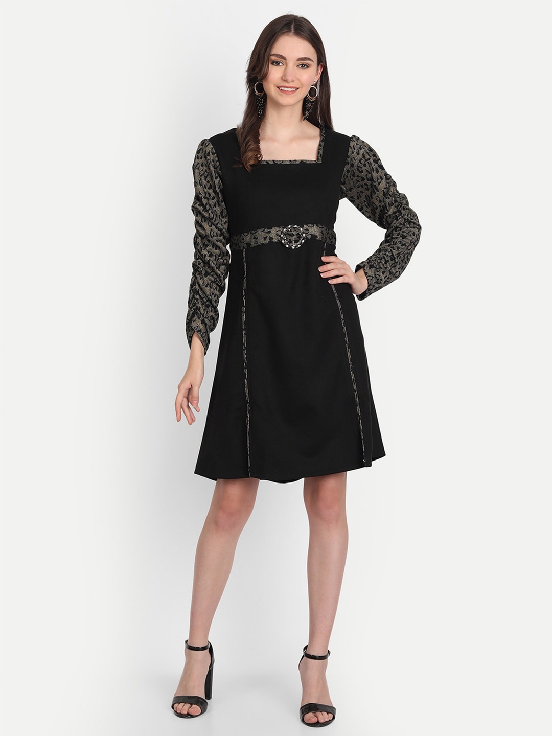 

HK colours of fashion Black & Grey Square Neck Printed Dress