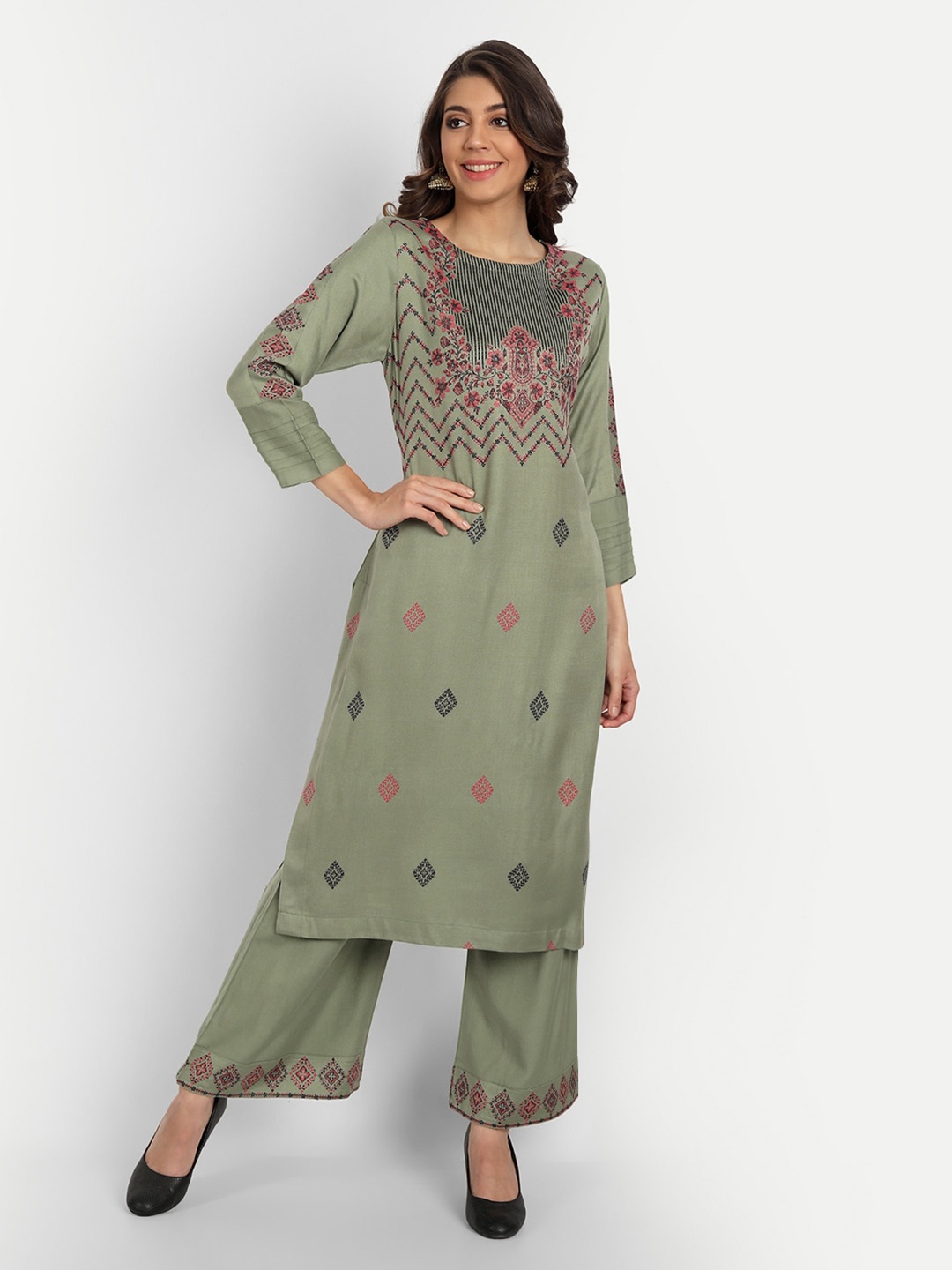 

HK colours of fashion Grey & Pink Unstitched Dress Material