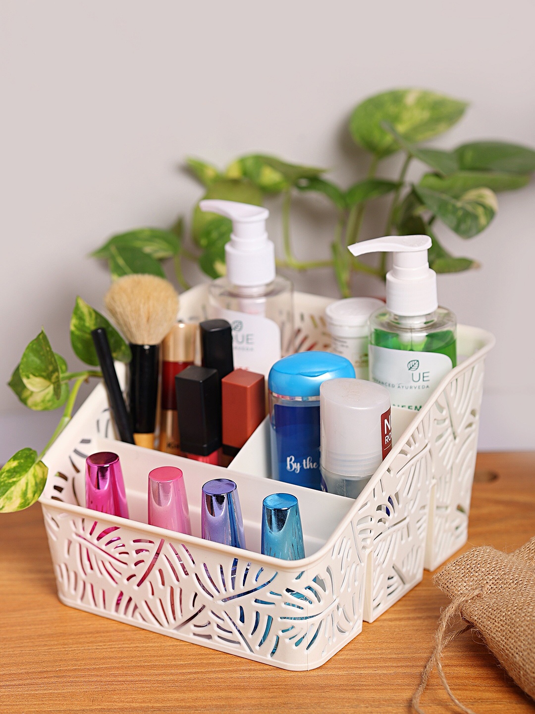 

ZEVORA White 5 Compartment Multipurpose Organizer