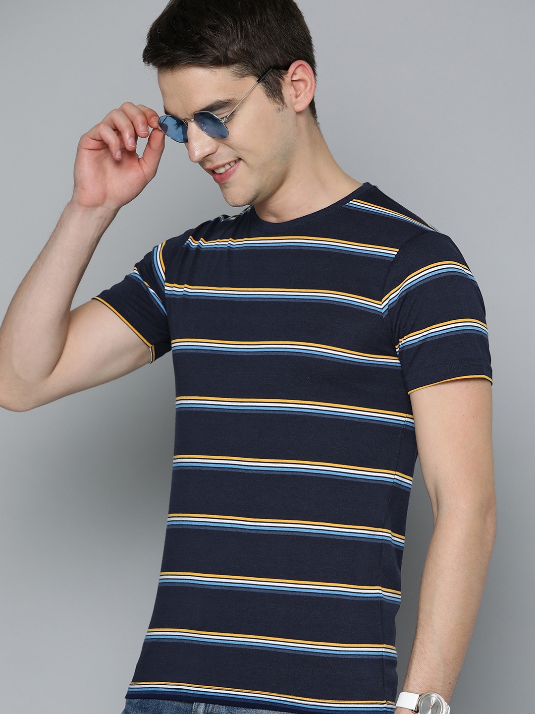 

HERE&NOW Men Blue & White Striped T-shirt