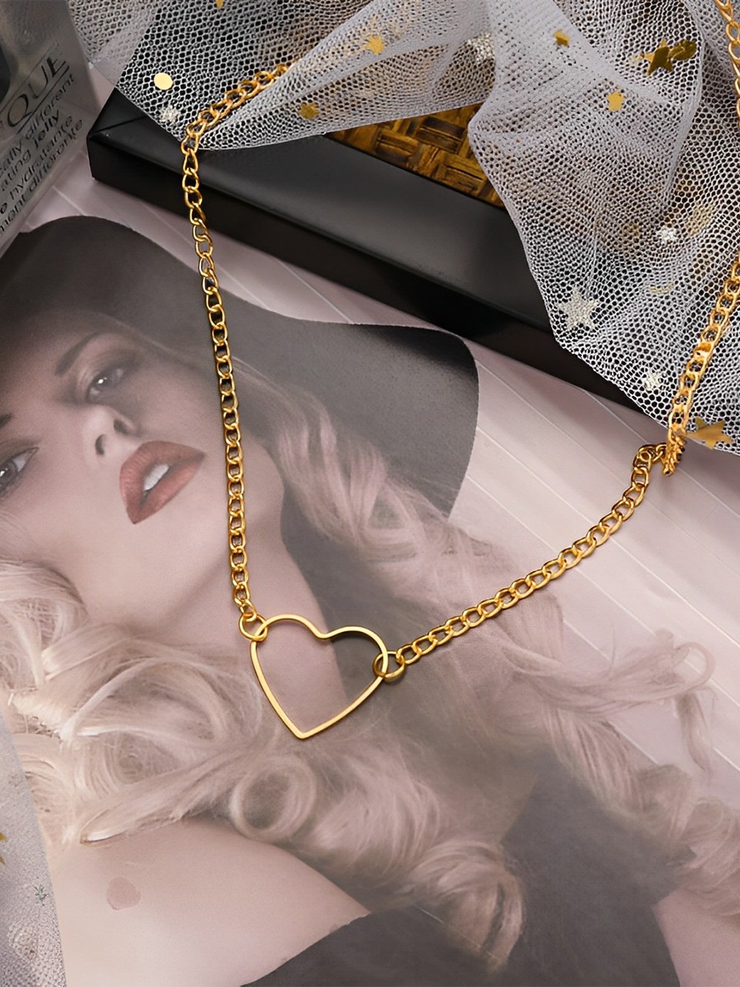 

Pinapes Gold-Toned Gold-Plated Necklace