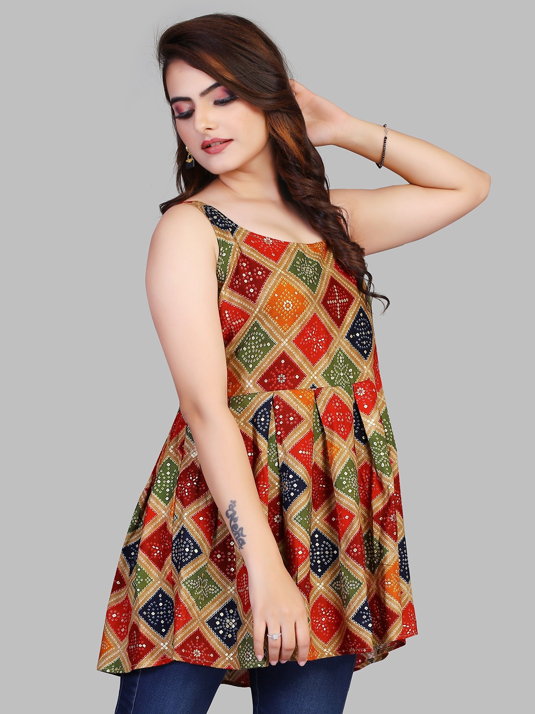 

Fashion FRICKS Red & Olive Green Geometric Printed Square Neck Kurti