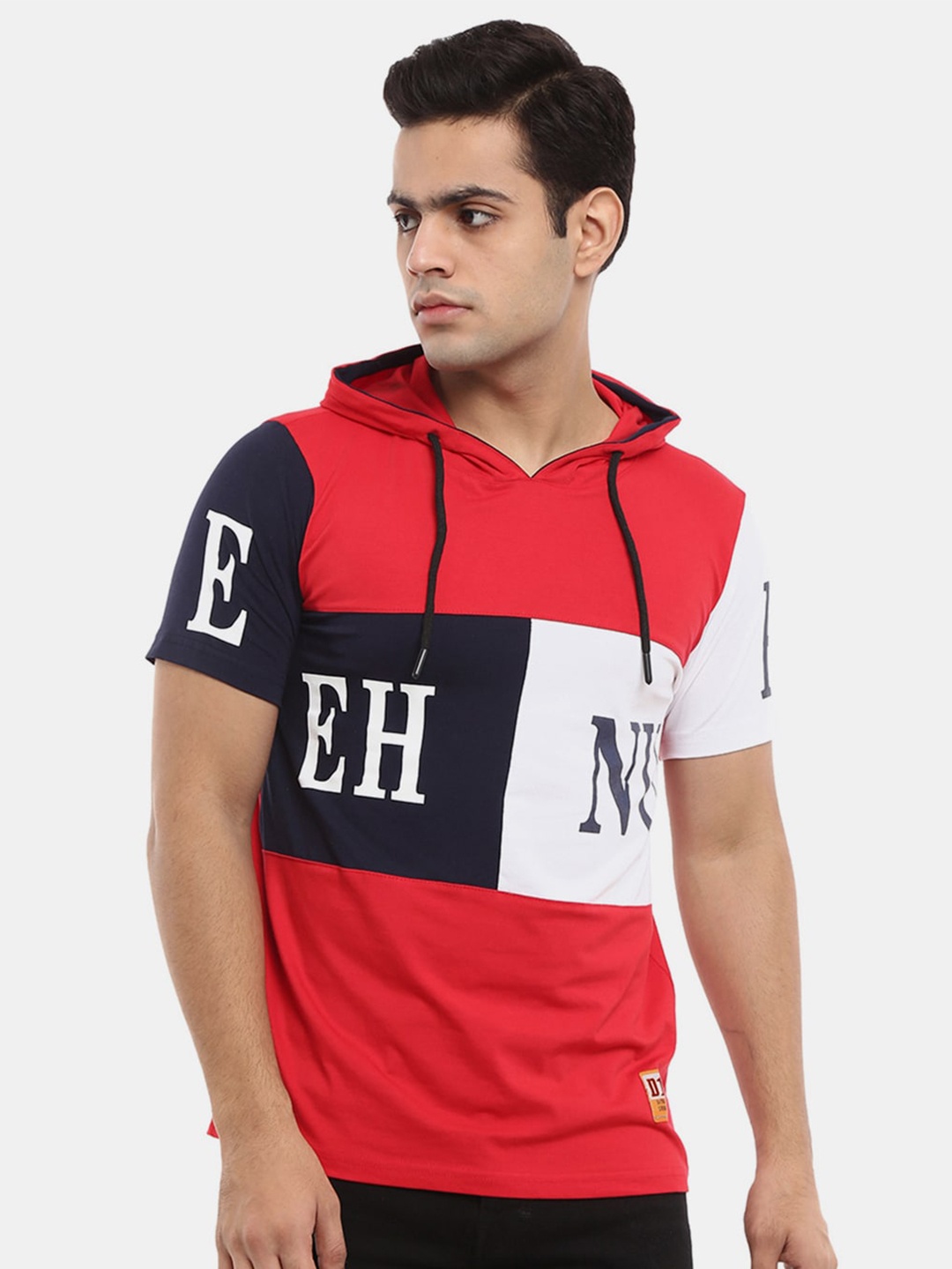 

V-Mart Men Red Colourblocked T-shirt
