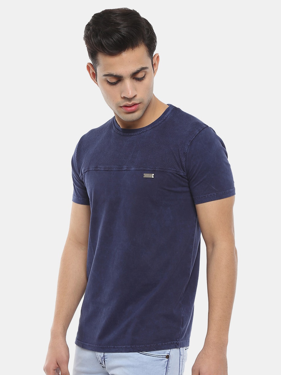 

V-Mart Men Navy Blue T-shirt