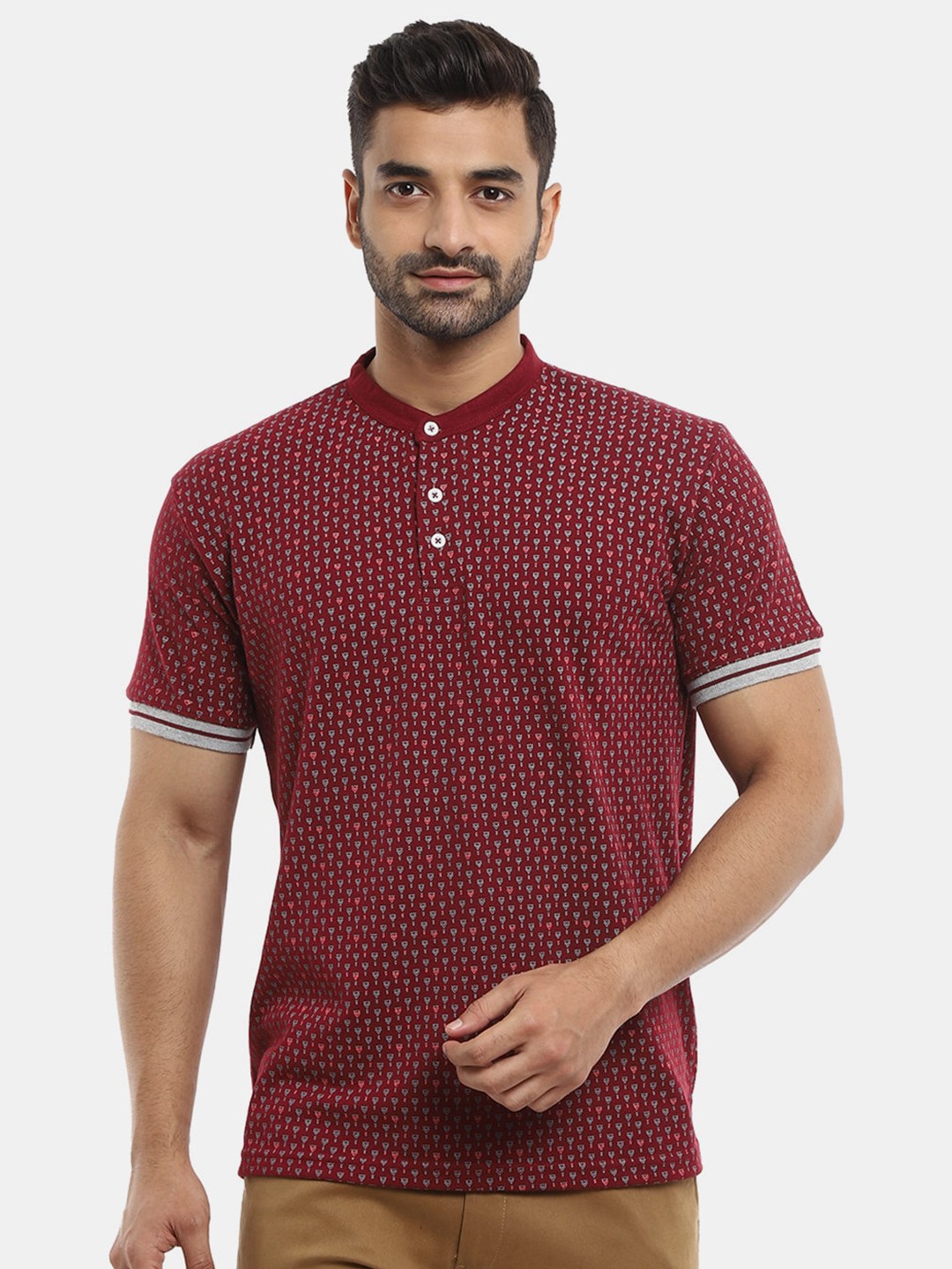 

V-Mart Men Maroon Printed Mandarin Collar T-shirt