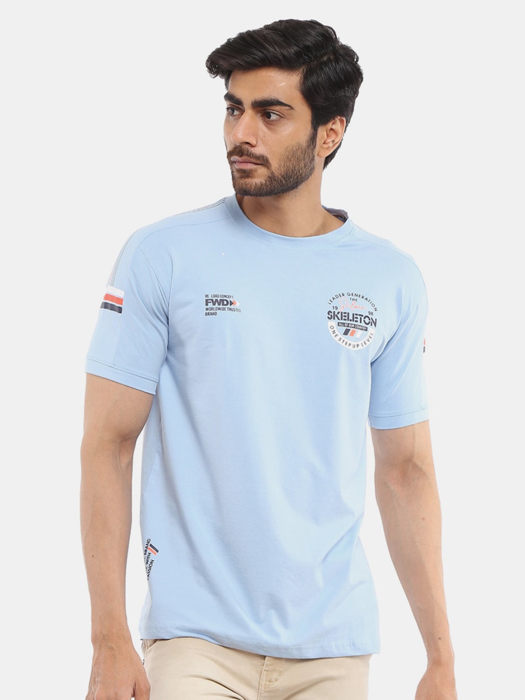 

V-Mart Men Blue Typography T-shirt
