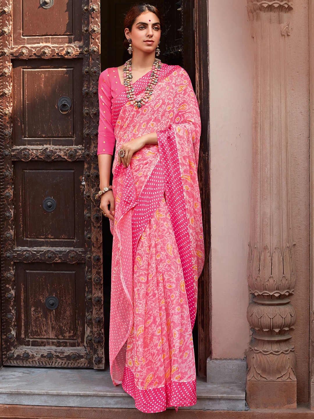 

Mitera Pink & White Floral Pure Chiffon Banarasi Saree