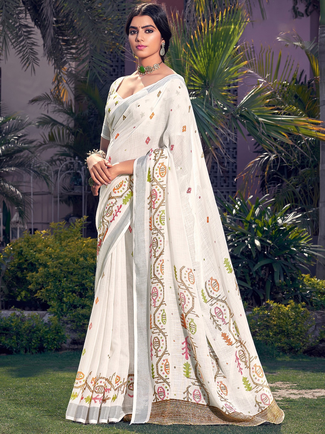 

Mitera Off White & Green Floral Zari Pure Linen Kasavu Saree