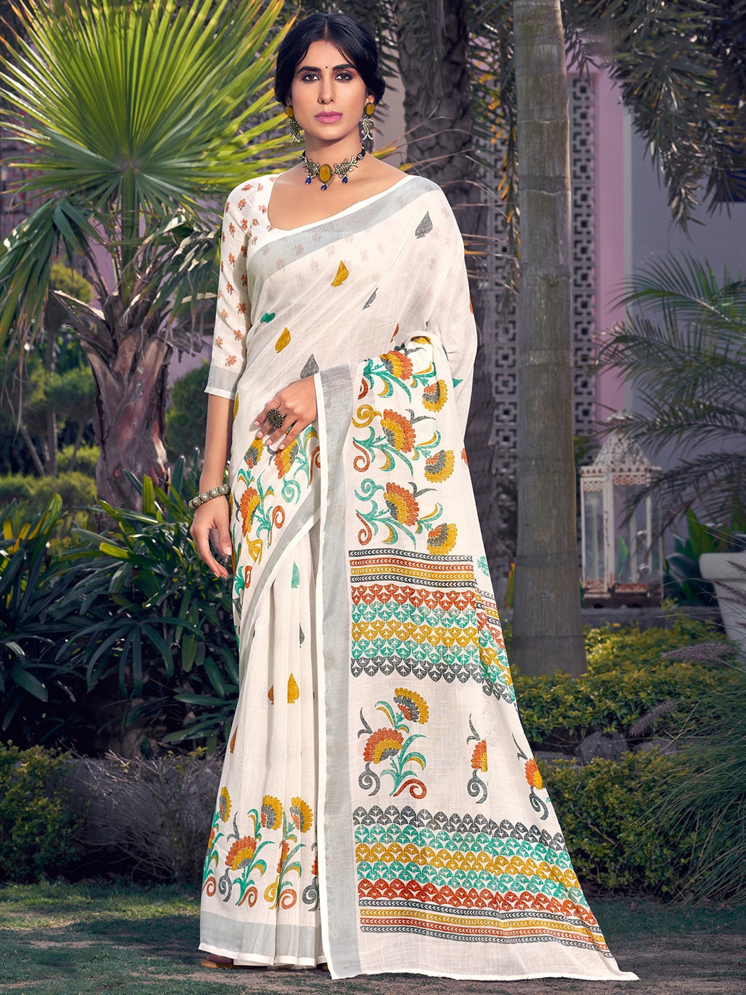 

Mitera Off White & Silver-Toned Floral Zari Pure Linen Kasavu Saree