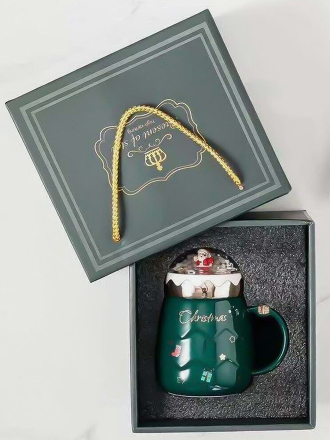 

Little Surprise Box LLP Green Merry Christmas Mug 3d Globe Lid Style 330 ml
