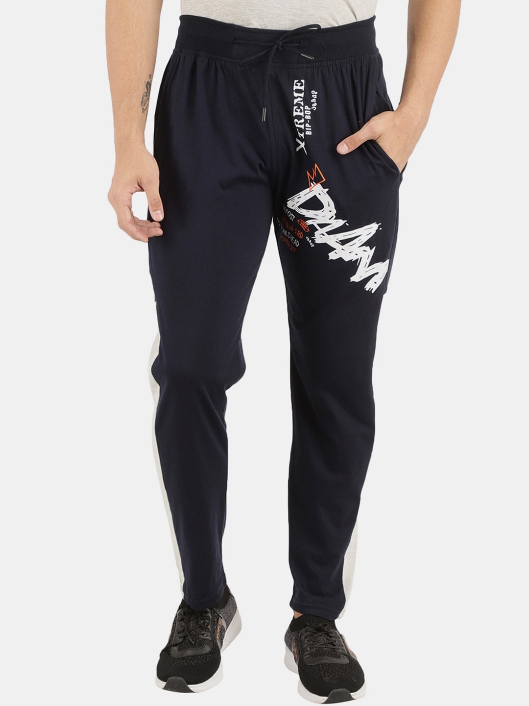 

V-Mart Men Navy Printed Cotton Sports Track Pant, Navy blue