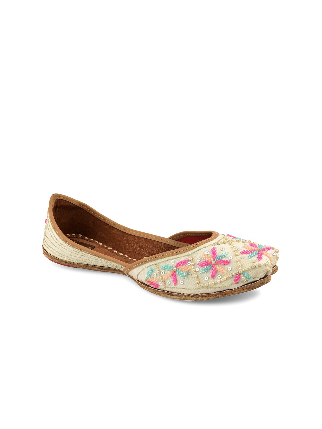 

DESI COLOUR Women White & Pink Embellished Ethnic Mojaris Flats