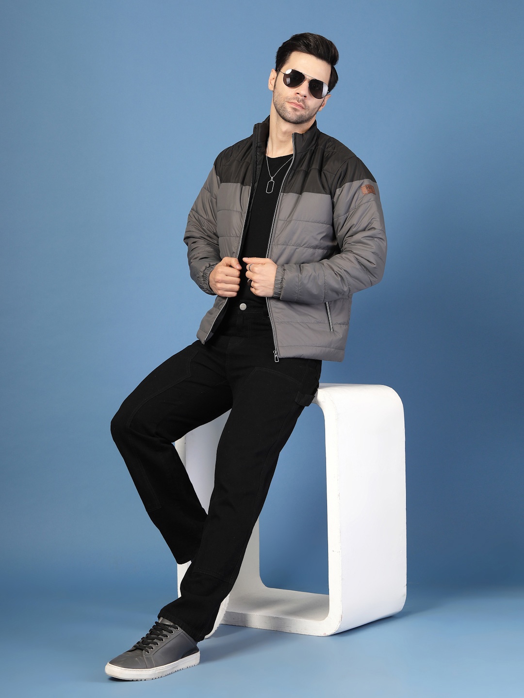 

Rigo Men Grey Black Colourblocked Lightweight Outdoor Padded Jacket