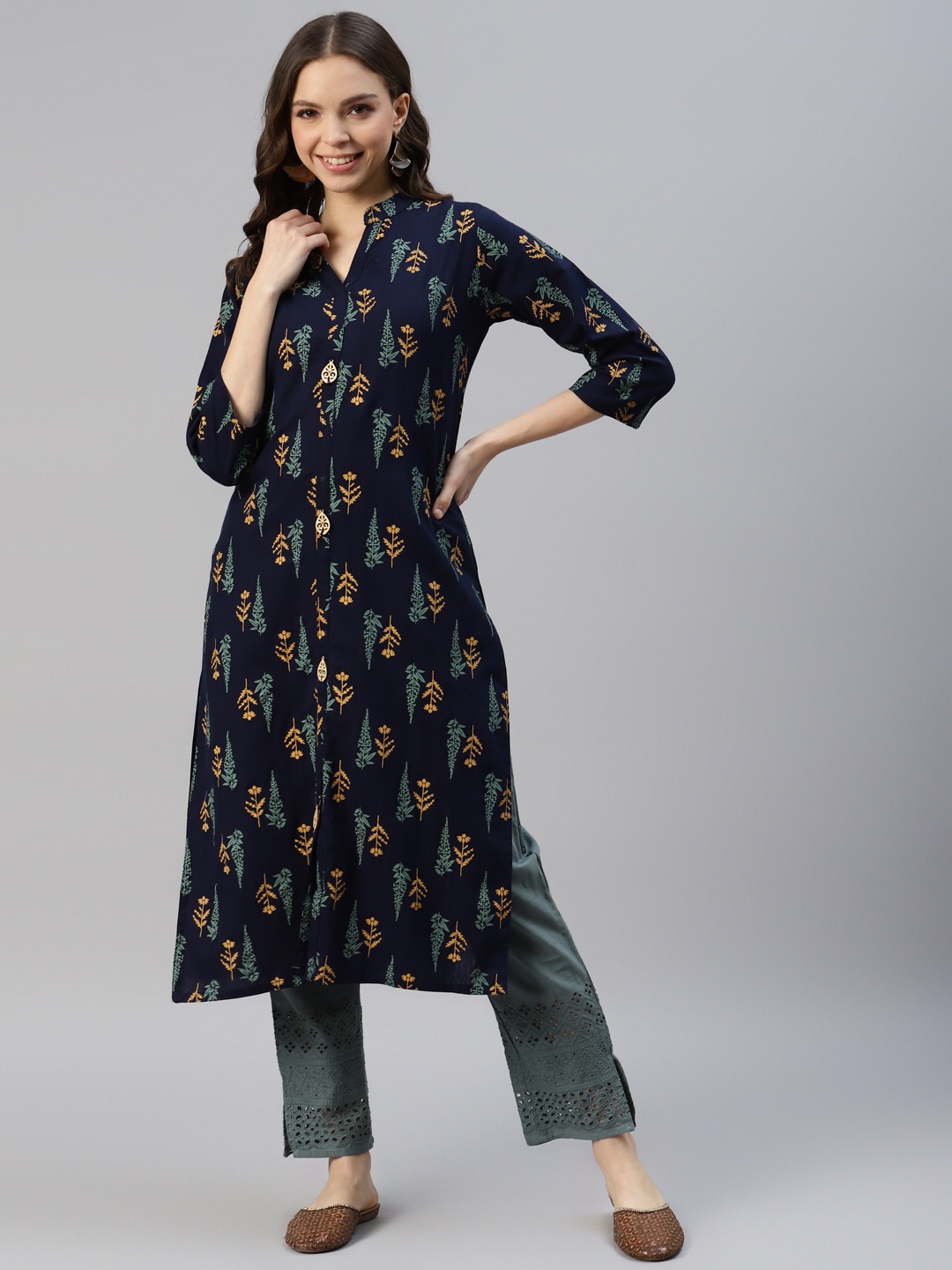 

DIVYANK Women Floral Printed Kurta, Navy blue