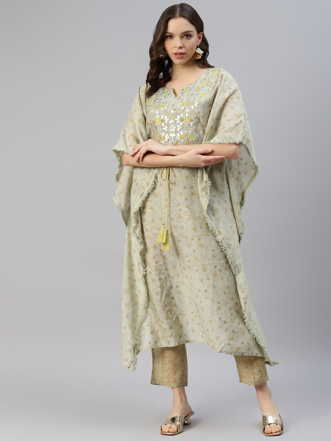 

DIVYANK Women Ethnic Motifs Printed Silk Blend Kaftan Kurta with Trousers, Green