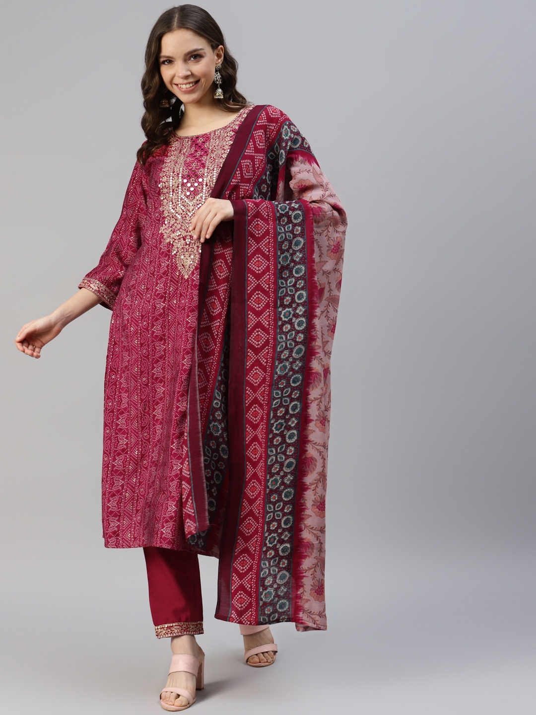 

DIVYANK Women Bandhani Printed Chanderi Cotton Kurta with Trousers & Dupatta, Magenta