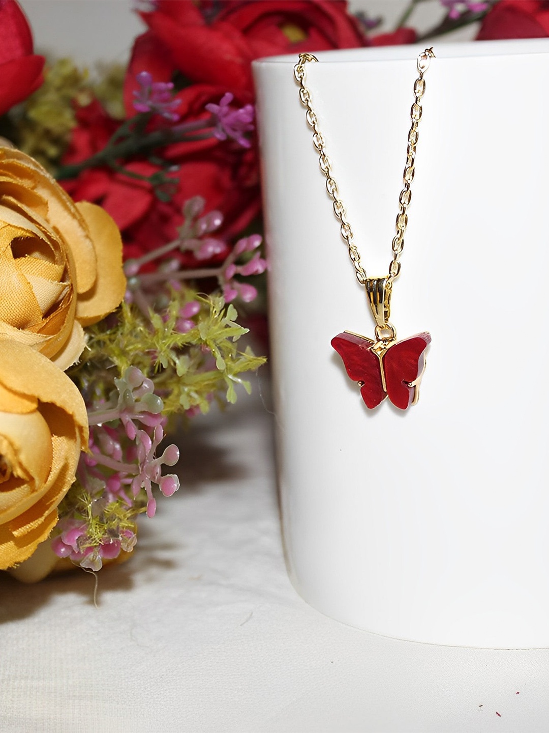 

Pinapes Gold-Toned & Red Gold-Plated Necklace