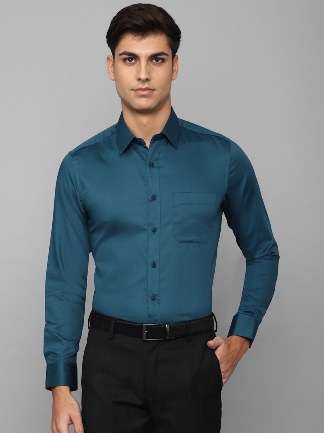 

Louis Philippe Men Blue Slim Fit Pure Cotton Formal Shirt