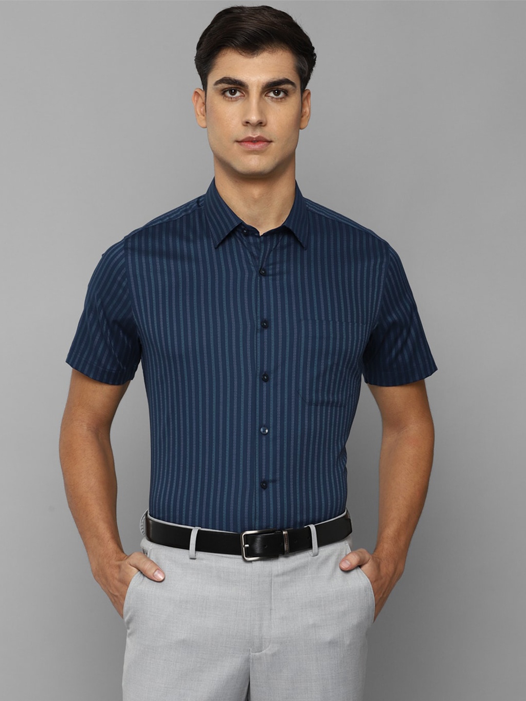 

Louis Philippe Striped Slim Fit Formal Shirt, Navy blue