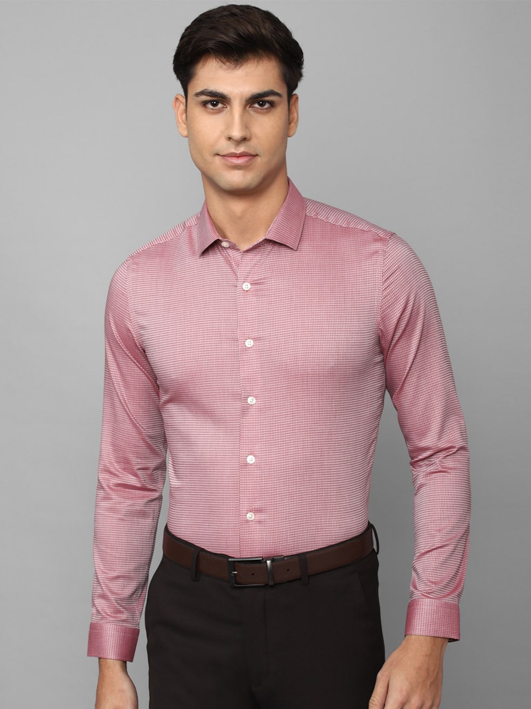 

Louis Philippe Men Pink Cotton Slim Fit Formal Shirt
