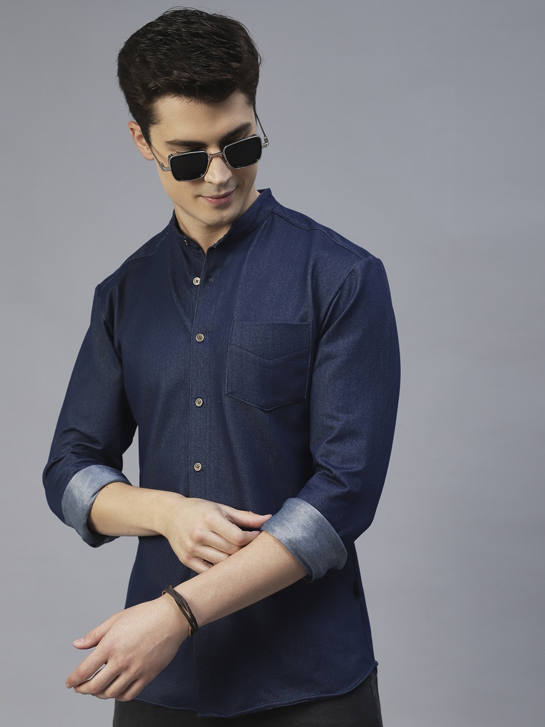 

Rigo Men Navy Blue Solid Cotton Casual Shirt