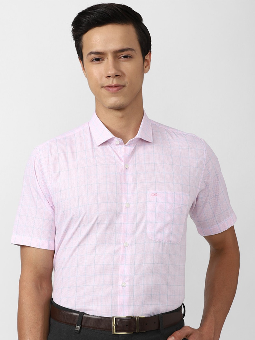 

Peter England Men Checked Formal Shirt, Pink