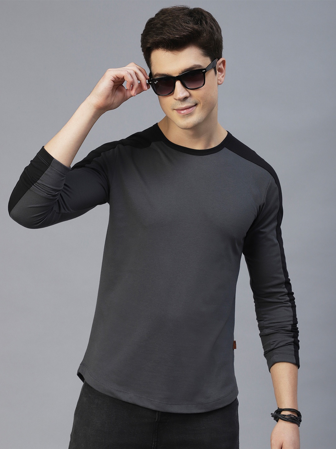 

Rigo Men Grey Slim Fit T-shirt