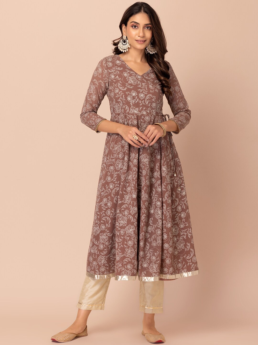 

INDYA V-Neck Floral Printed Floral Georgette Kurta, Peach