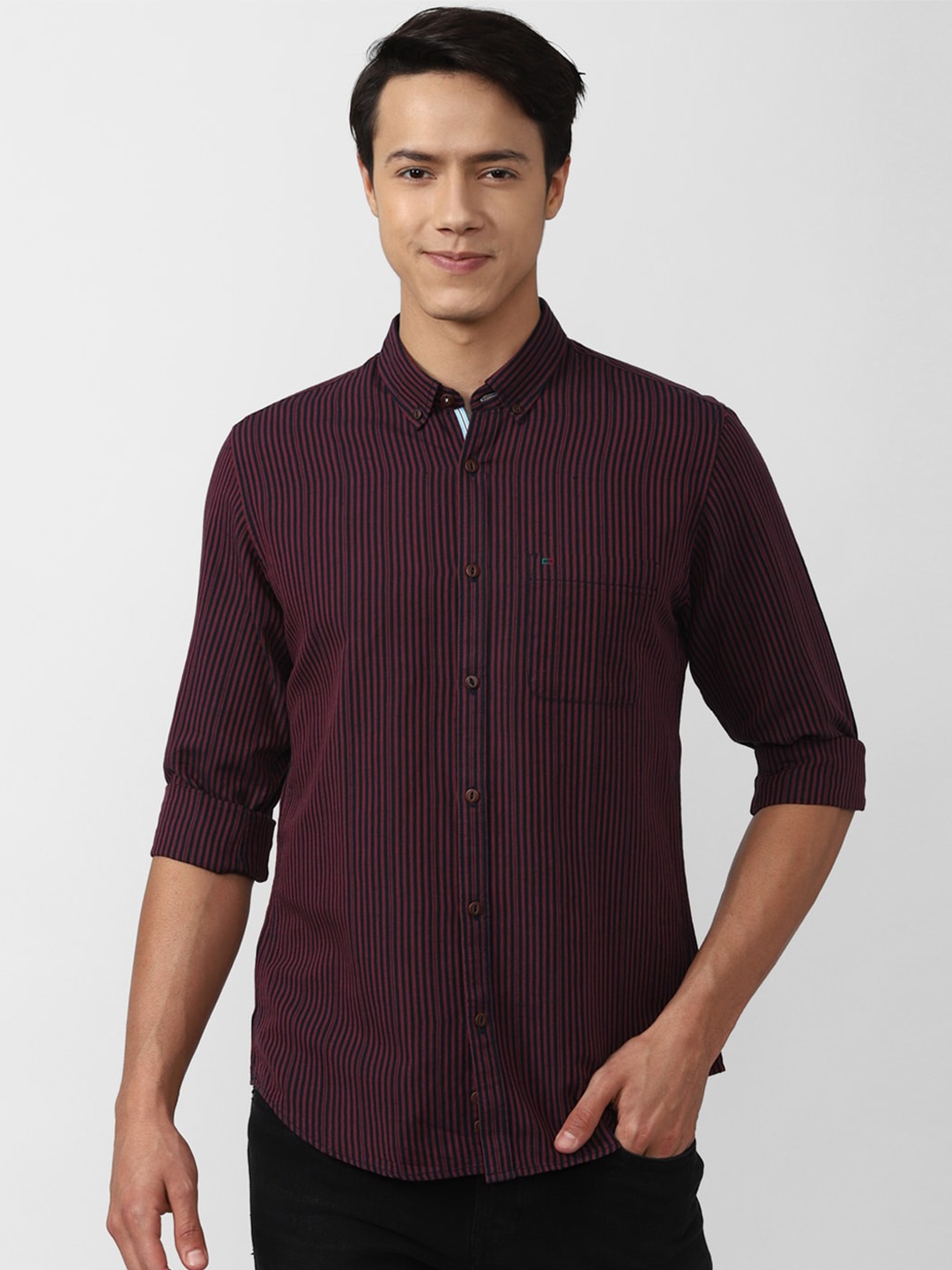 

Peter England Casuals Men Slim Fit Striped Casual Shirt, Maroon