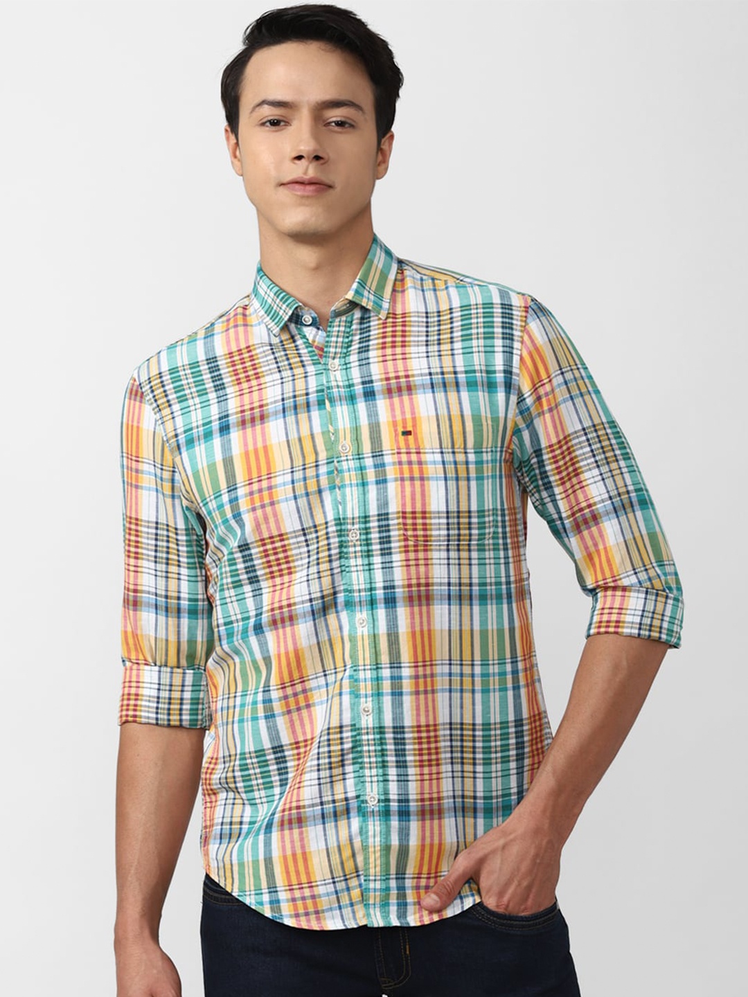 

Peter England Casuals Men Green Slim Fit Tartan Checks Checked Casual Shirt